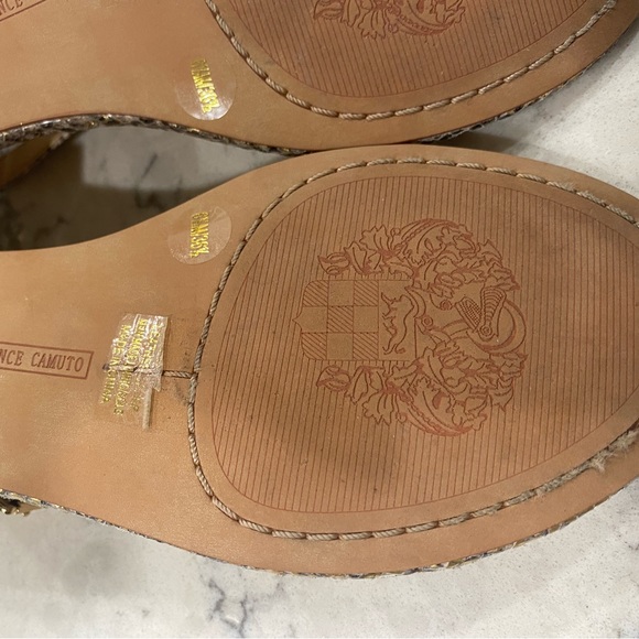 Vince Camuto metallic silver snakeskin print leather T-strap flat sandals. - Picture 9 of 16